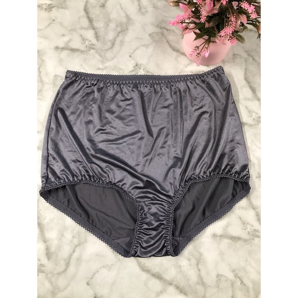 VINTAGE Vanity Fair Shiny Nylon Satin Stretch Panty 10/3XL SILVER Trim 40301